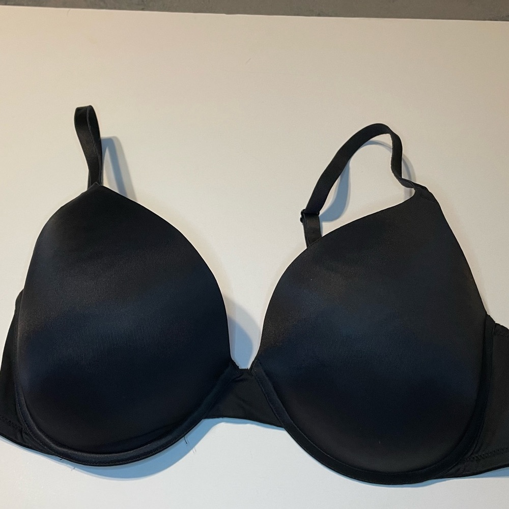 SOLD- Pink Victoria secret black push up bra